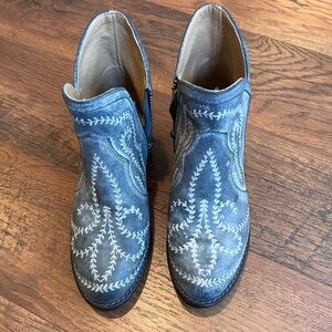 Sterling River leather Ankle boots